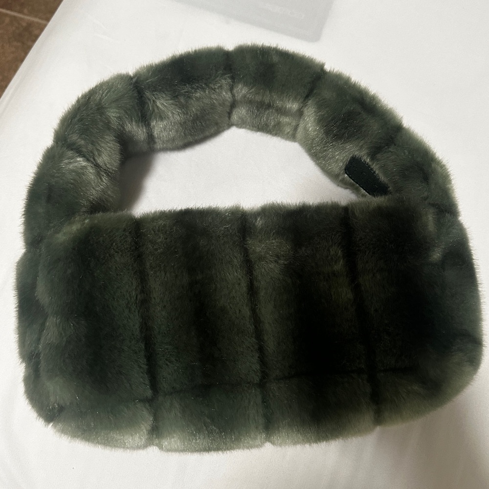 Marei 1998 pampas green faux fur handbag